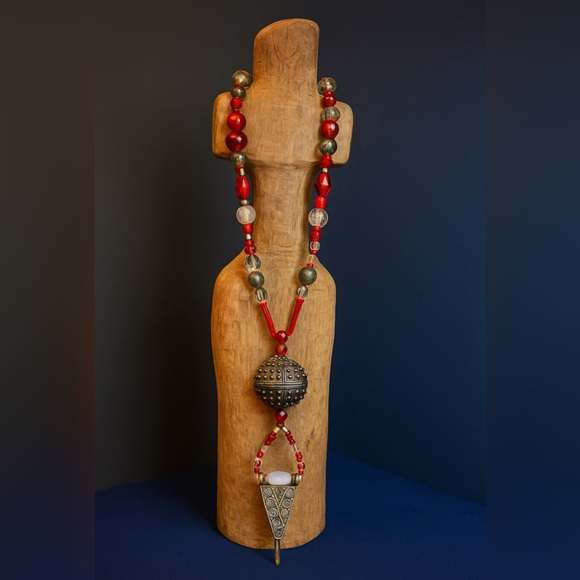 Elegant Red and Silver Glass Beaded Necklace with Pendants - Picture 1 of 3